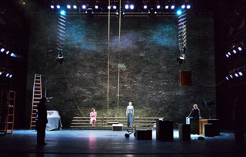 Der Stein: Esther Hattenbach, David Hohmann